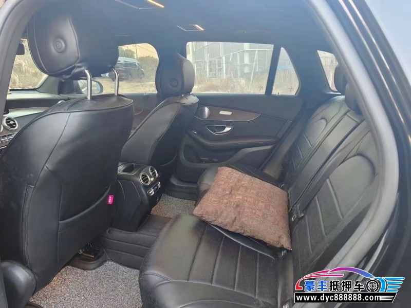 20年奔驰GLC轿车抵押车出售