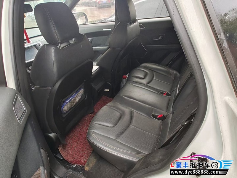 17年陆风X7轿车抵押车出售