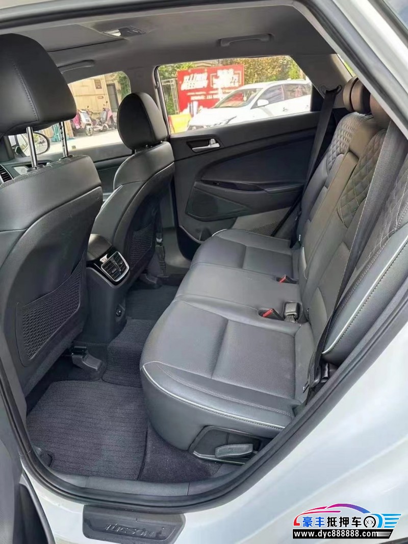 20年现代途胜轿车抵押车出售