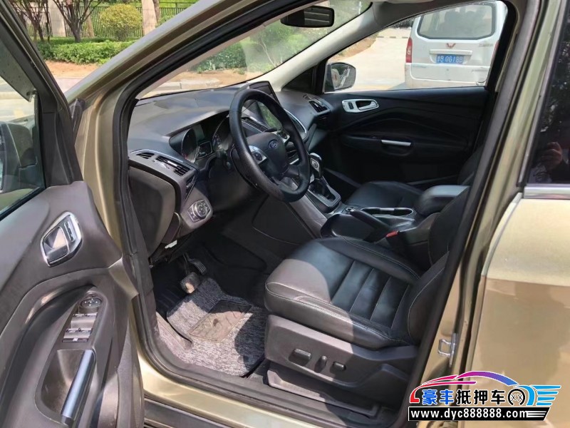 15年福特翼虎轿车抵押车出售