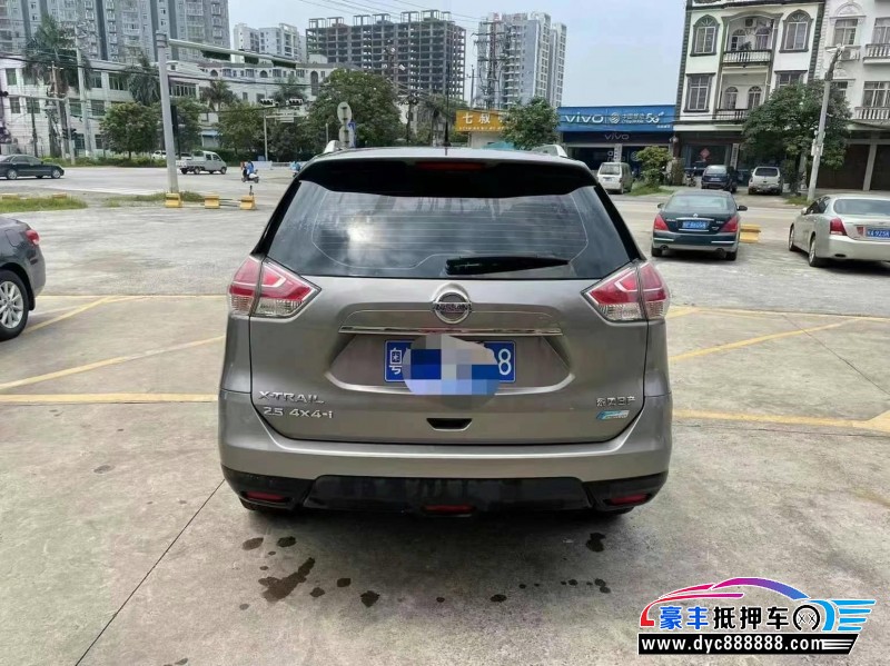 14年日产奇骏轿车抵押车出售