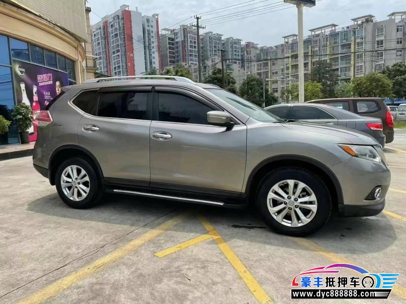 14年日产奇骏轿车抵押车出售