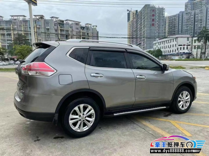 14年日产奇骏轿车抵押车出售