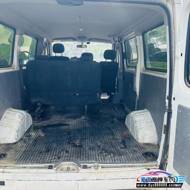 21年上汽大通V80轿车抵押车出售