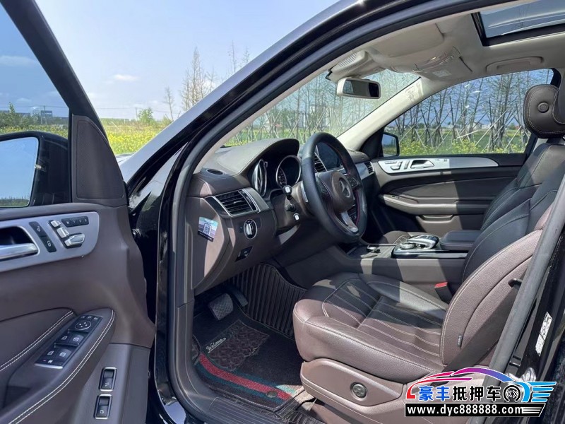 19年奔驰GLS轿车抵押车出售