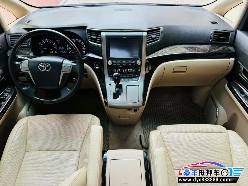 13年丰田埃尔法轿车抵押车出售