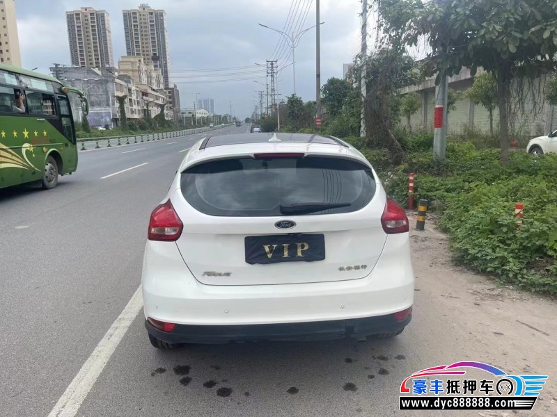 17年福特福克斯轿车抵押车出售