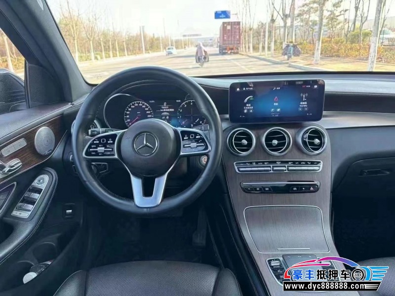 21年奔驰GLC轿车抵押车出售