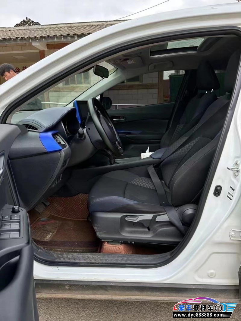 22年丰田C-HR轿车抵押车出售