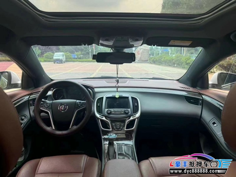 15年别克君越轿车抵押车出售