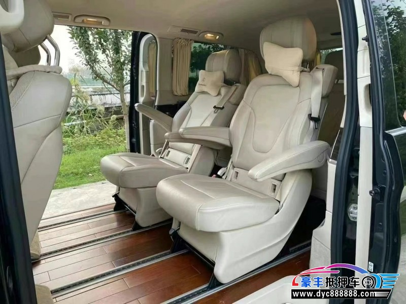 17年奔驰V轿车抵押车出售