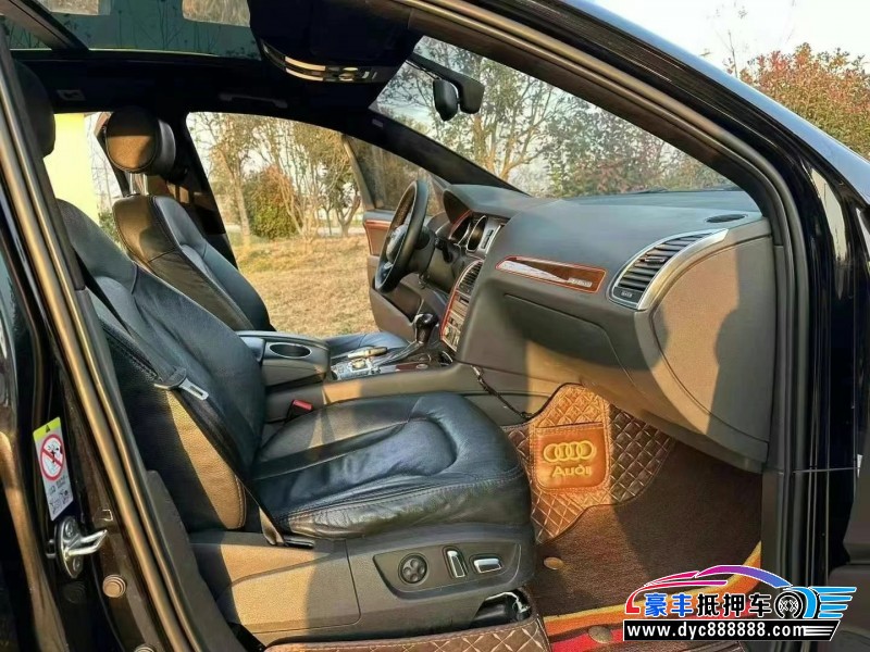 15年奥迪Q7轿车抵押车出售