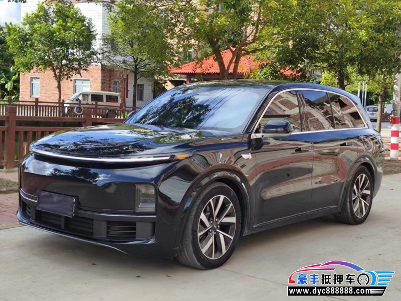 23年理想L8轿车抵押车出售