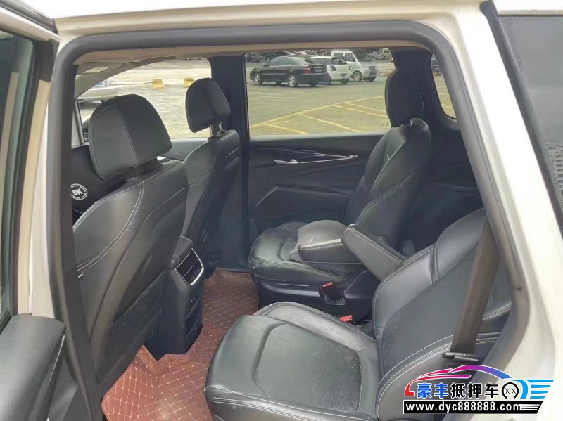 19年上汽大通G50轿车抵押车出售