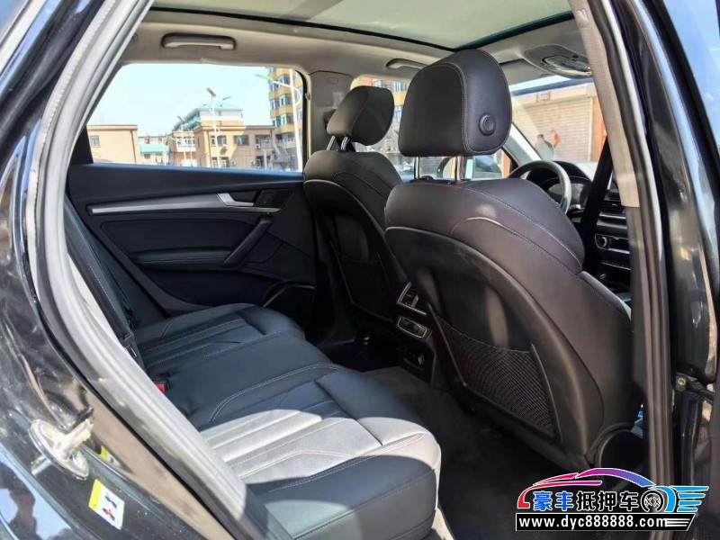 22年奥迪Q5轿车抵押车出售