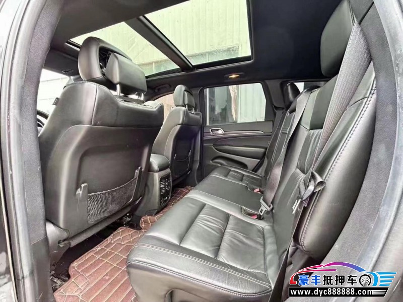 15年Jeep大切诺基轿车抵押车出售