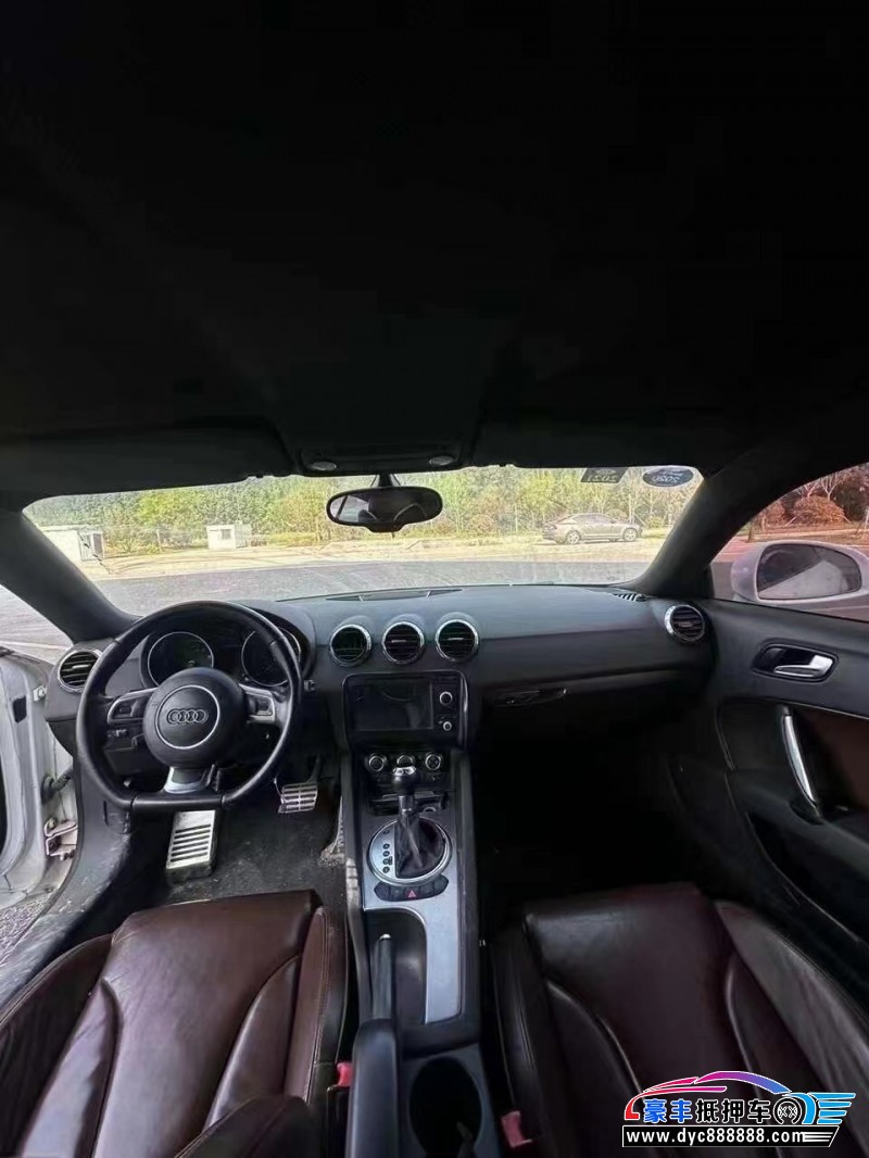 13年奥迪TT轿车抵押车出售