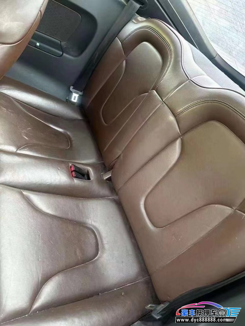 13年奥迪TT轿车抵押车出售