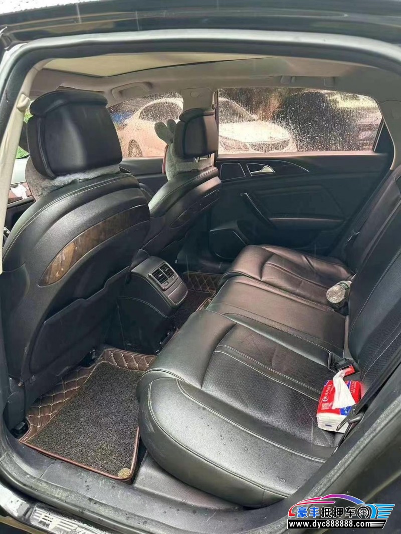 18年众泰Z700轿车抵押车出售