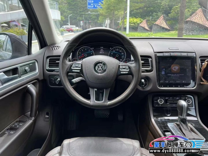 17年大众途锐轿车抵押车出售