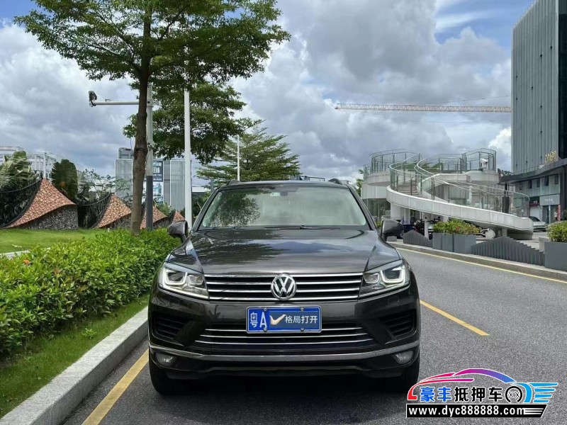 17年大众途锐轿车抵押车出售