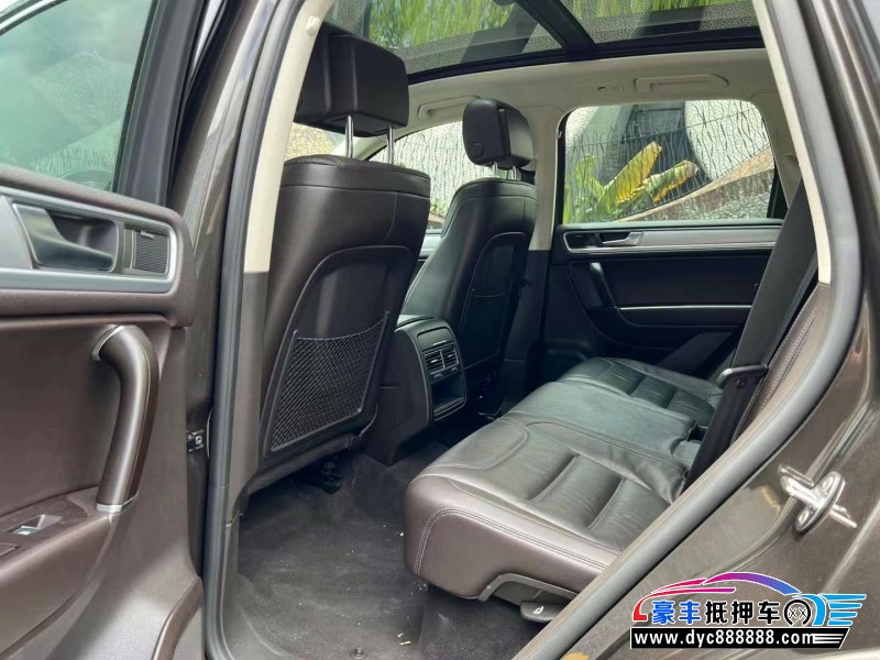 17年大众途锐轿车抵押车出售