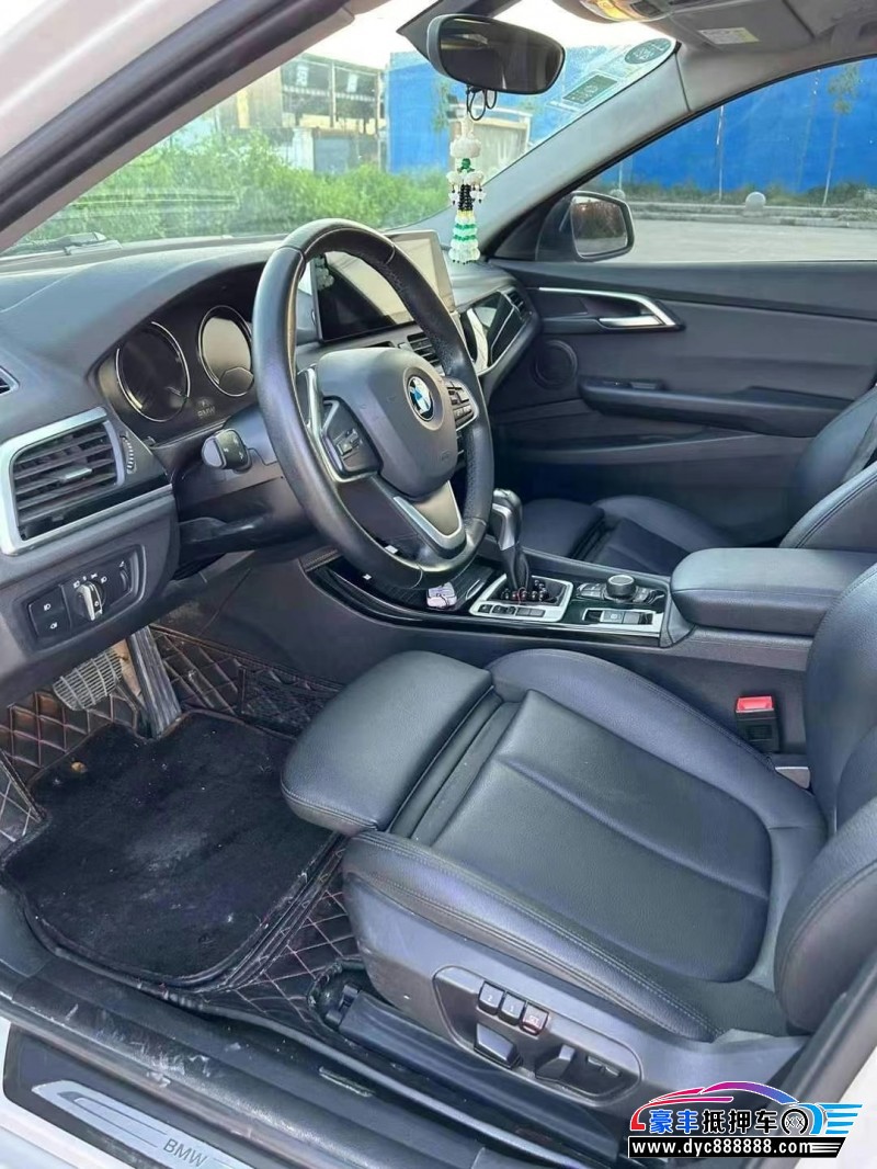 19年宝马1系轿车抵押车出售