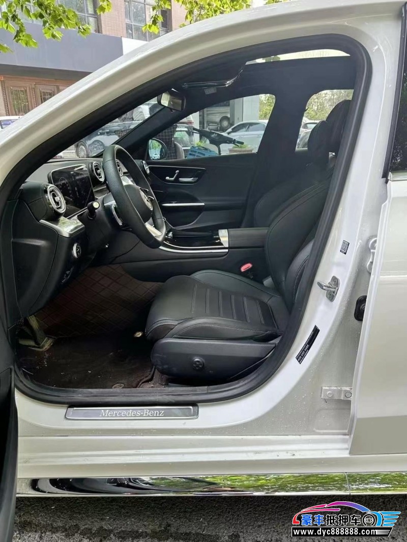 24年奔驰C轿车抵押车出售