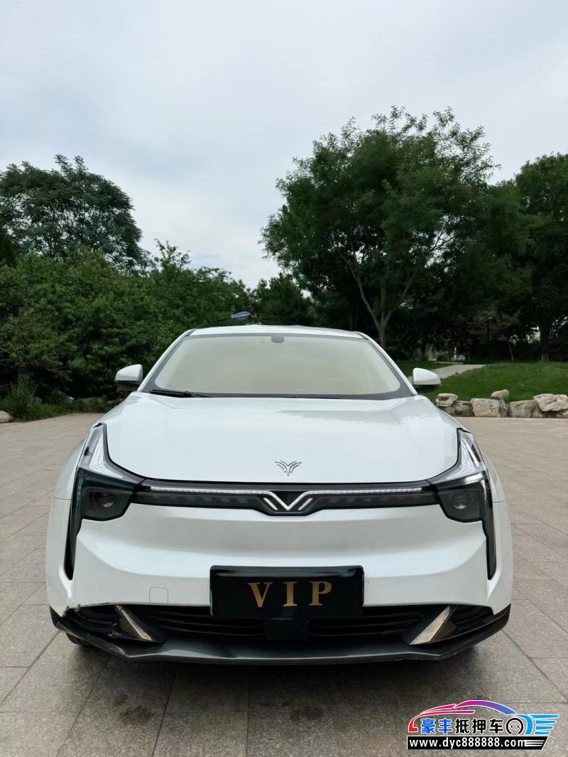 23年哪吒U轿车抵押车出售