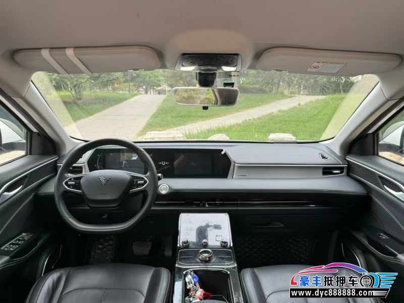 23年哪吒U轿车抵押车出售