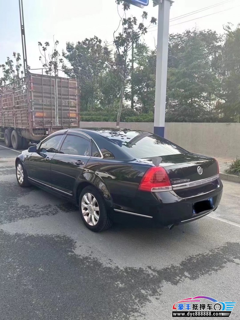 10年别克林荫大道轿车抵押车出售