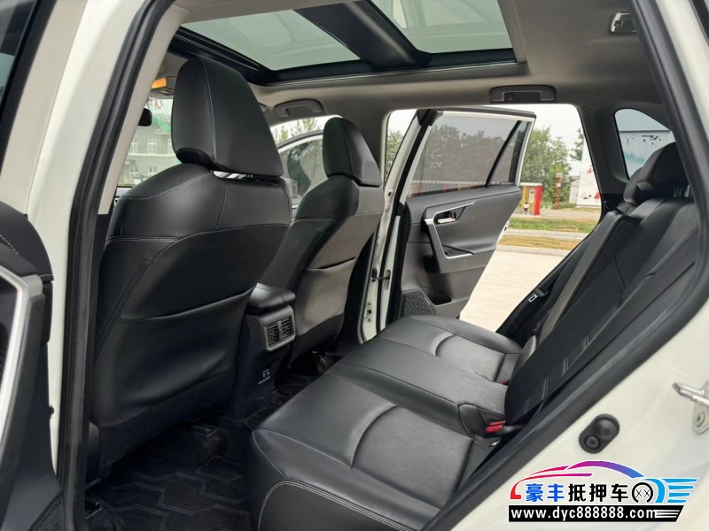 20年丰田RAV4轿车抵押车出售