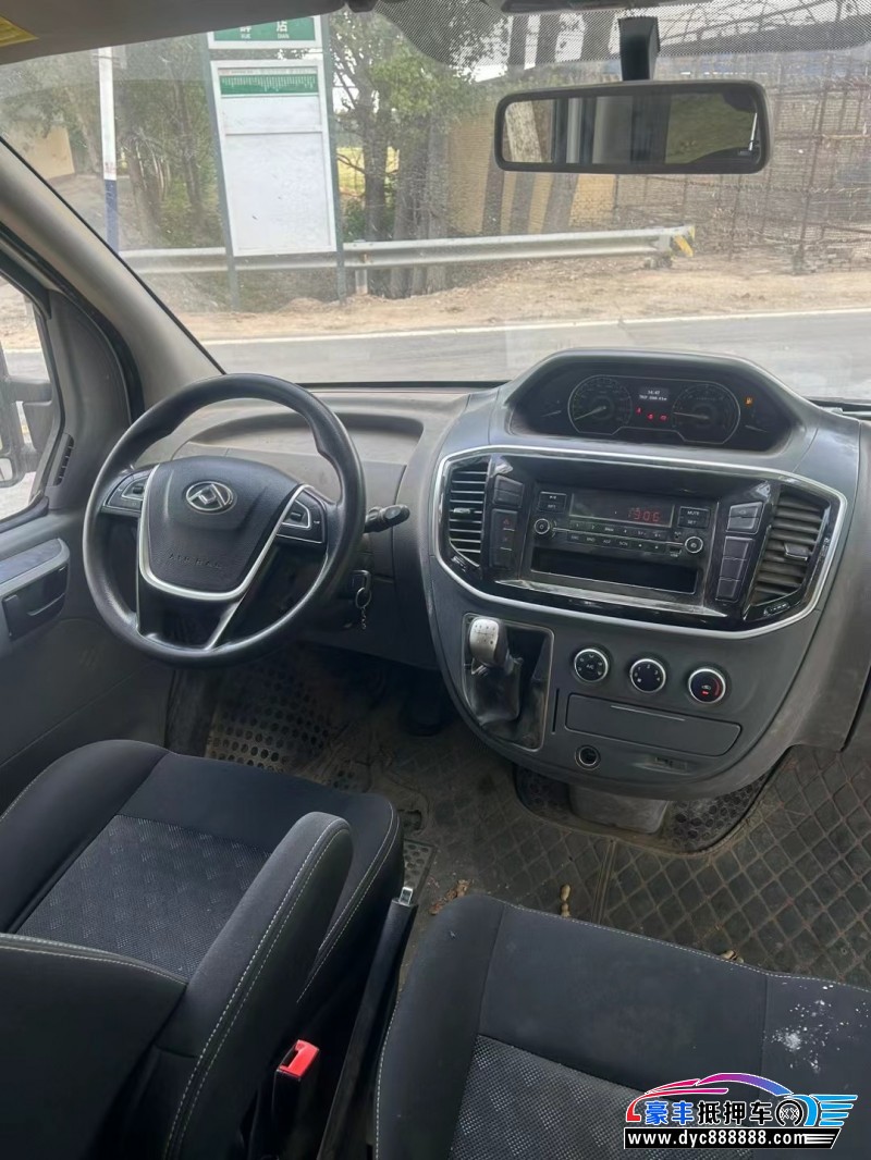 21年上汽大通V80轿车抵押车出售