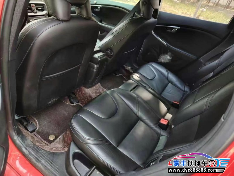 14年沃尔沃V60轿车抵押车出售