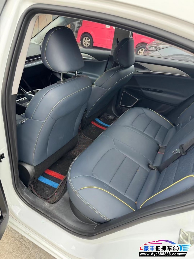 24年吉利几何轿车抵押车出售