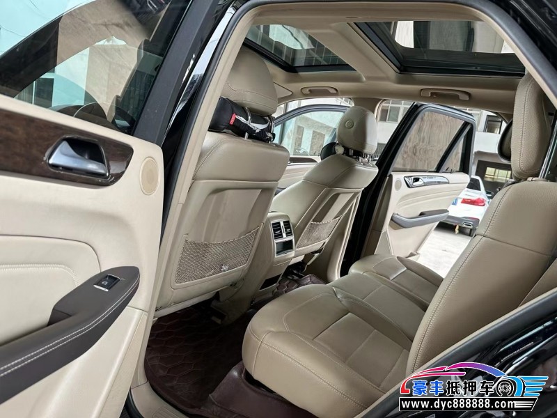 15年奔驰ML轿车抵押车出售