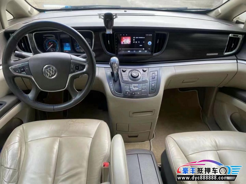 11年别克GL8轿车抵押车出售