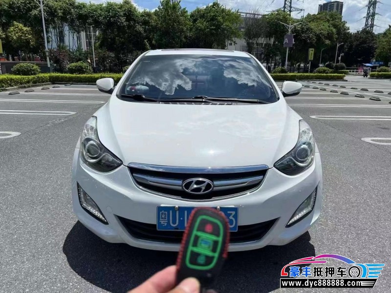 16年现代朗动轿车抵押车出售