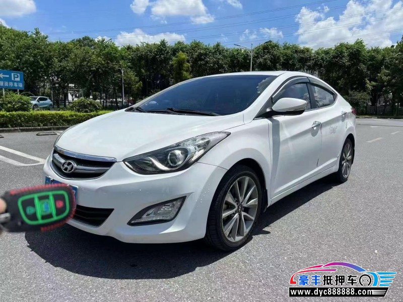 16年现代朗动轿车抵押车出售