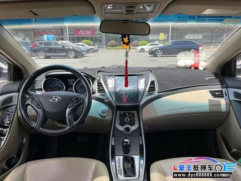 16年现代朗动轿车抵押车出售