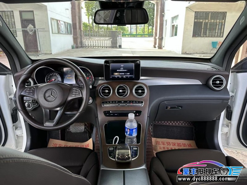 18年奔驰GLC轿车抵押车出售