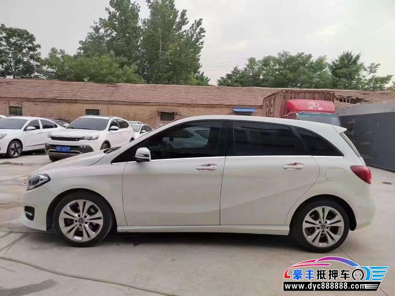 17年奔驰B轿车抵押车出售