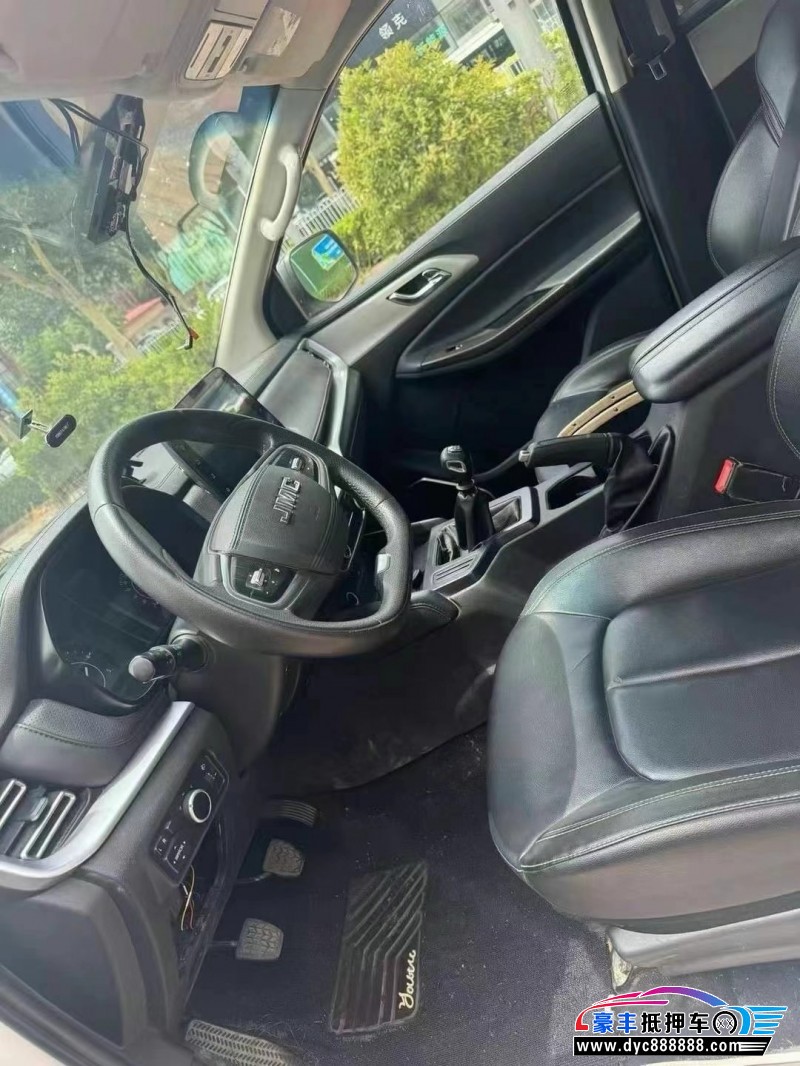 22年江铃域虎轿车抵押车出售