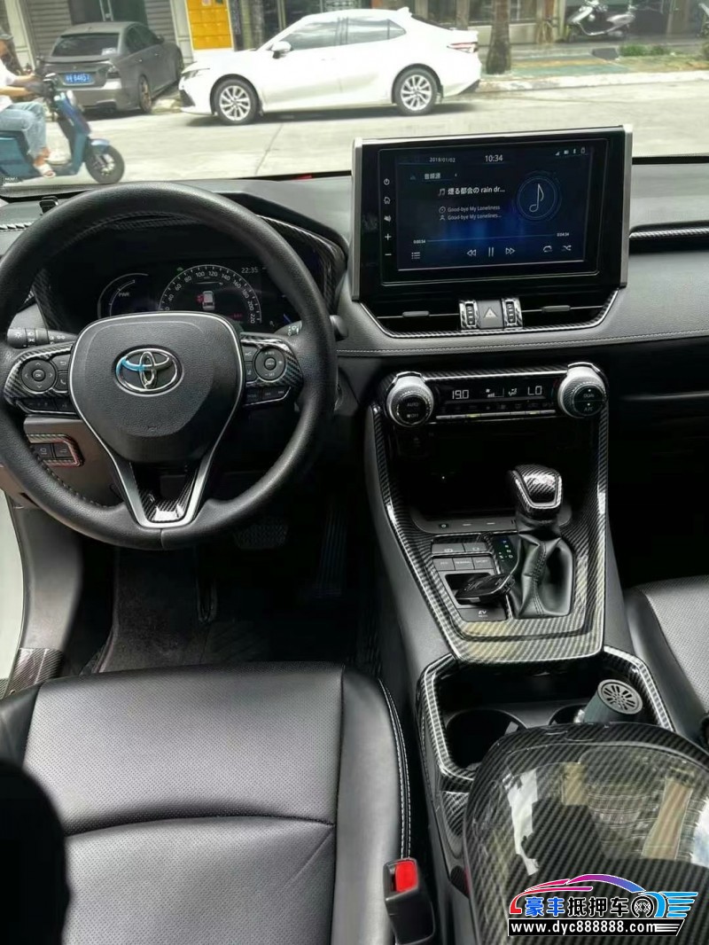 21年丰田RAV4轿车抵押车出售