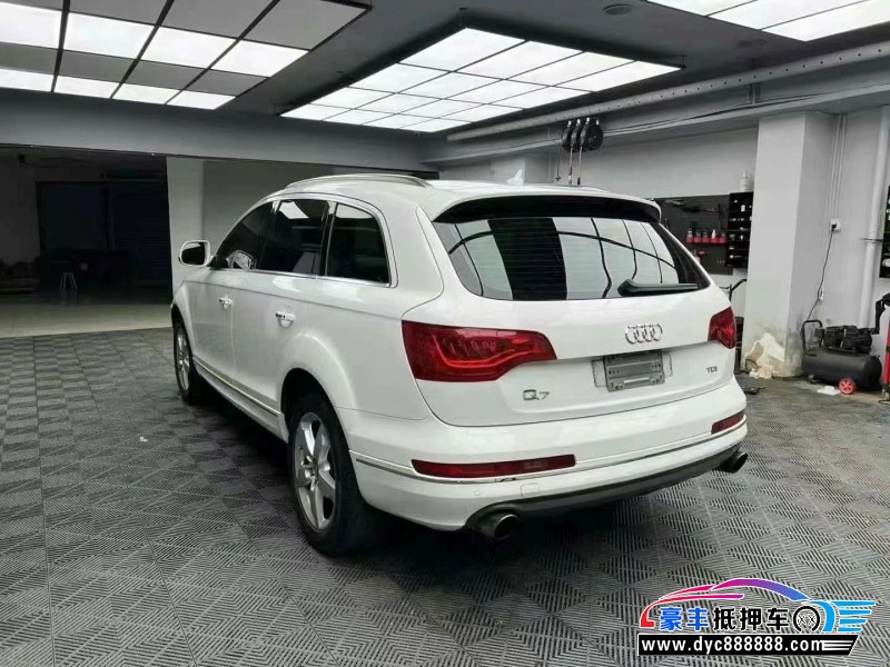 11年奥迪Q7轿车抵押车出售