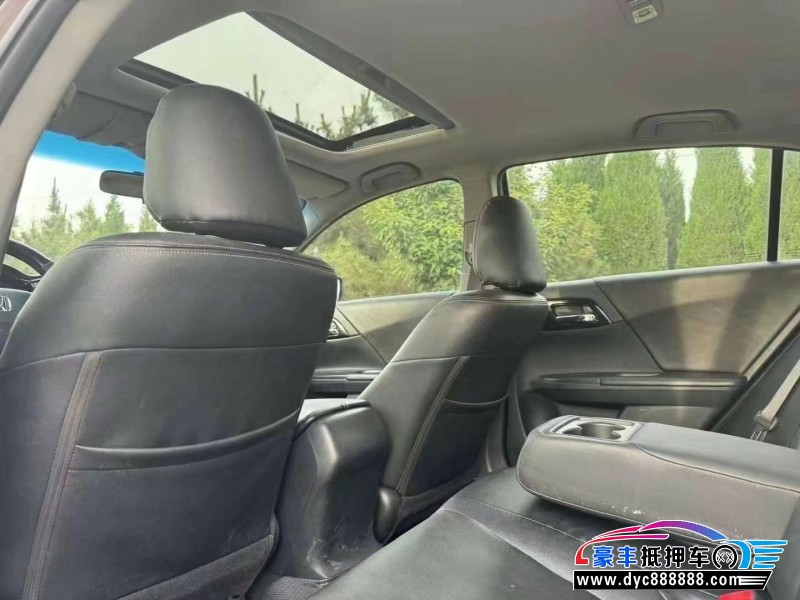 17年本田雅阁轿车抵押车出售