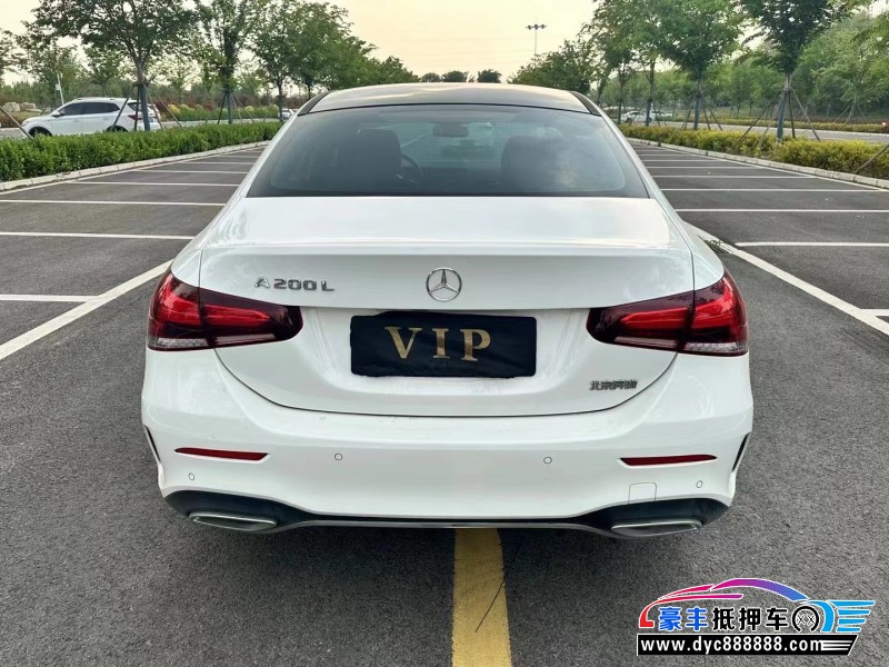 22年奔驰A轿车抵押车出售