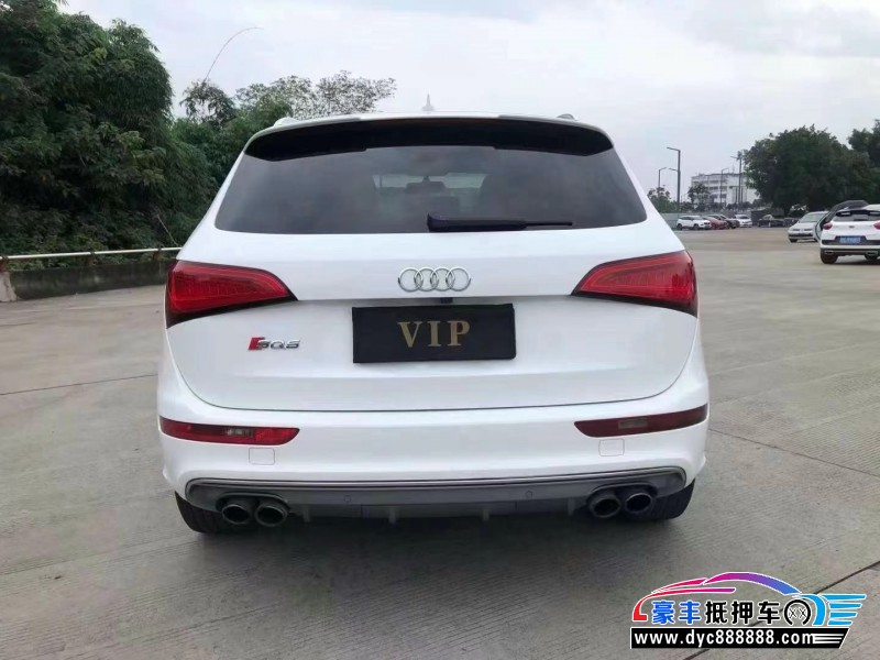 17年奥迪SQ5轿车抵押车出售