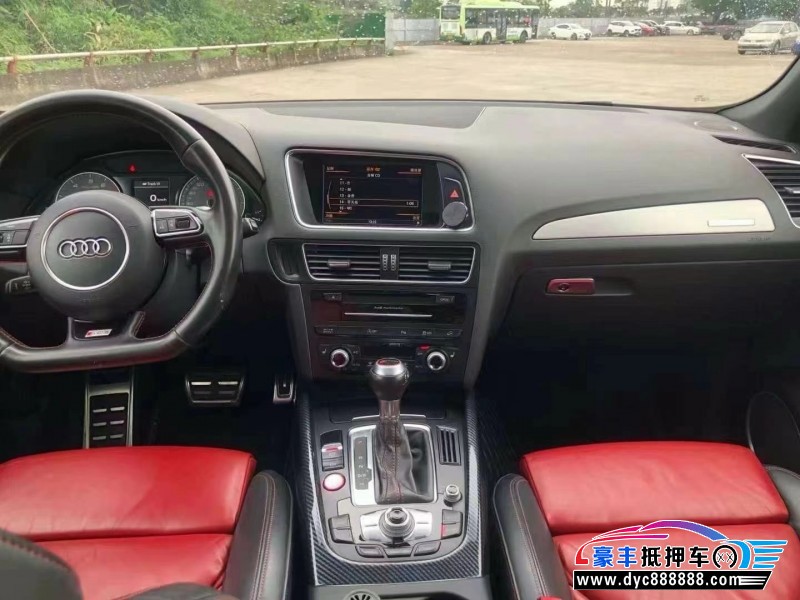17年奥迪SQ5轿车抵押车出售