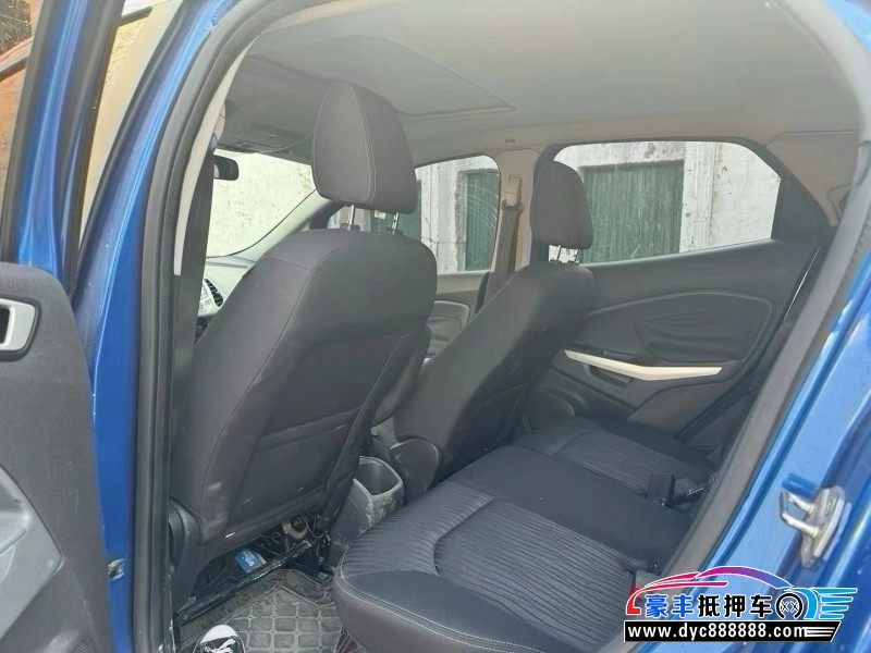 14年福特翼搏轿车抵押车出售